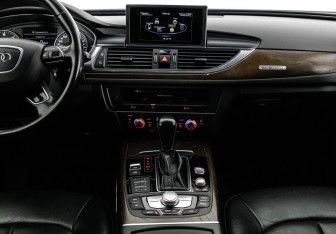 Подержанный автомобиль Audi A6 Sedan 2016 года (14 фото)