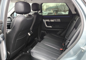 Подержанный автомобиль Jaecoo J7 2023 года (15 фото)