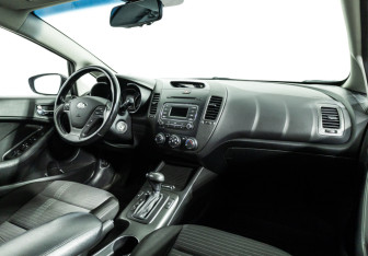 Подержанный автомобиль Kia Cerato Sedan 2013 года (9 фото)