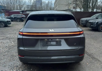 Новый LiXiang L7 2025 (3 фото)