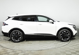 Подержанный автомобиль Kia Sportage 2023 года (4 фото)