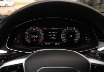 Подержанный автомобиль Audi A7 2018 года (12 фото)