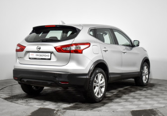 Подержанный автомобиль Nissan Qashqai 2017 года (5 фото)