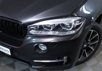 Подержанный автомобиль BMW X5 2016 года (9 фото)