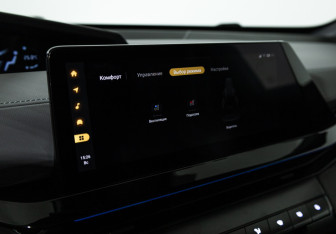 Подержанный автомобиль Changan UNI-V 2023 года (17 фото)