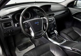 Подержанный автомобиль Volvo XC70 2012 года (9 фото)