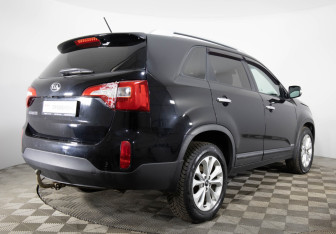 Подержанный автомобиль Kia Sorento 2017 года (5 фото)