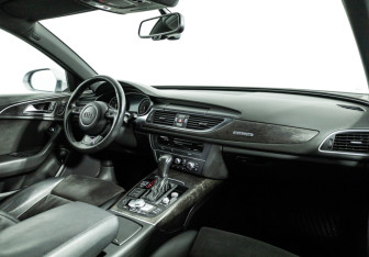 Подержанный автомобиль Audi A6 Sedan 2017 года (9 фото)