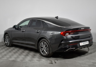 Подержанный автомобиль Kia K5 2022 года (7 фото)