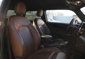 Подержанный автомобиль MINI Hatch 2019 года (23 фото)