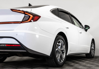 Подержанный автомобиль Hyundai Sonata 2020 года (5 фото)