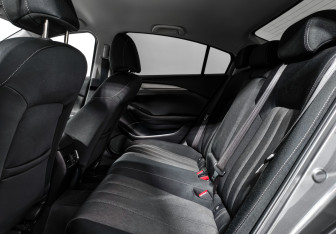 Подержанный автомобиль Mazda 6 Sedan 2021 года (12 фото)