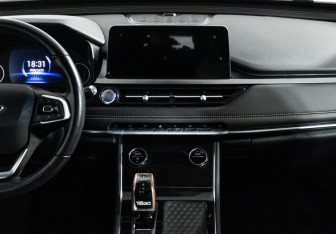 Подержанный автомобиль Chery Tiggo 8 2022 года (14 фото)