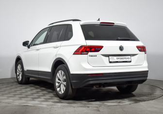 Подержанный автомобиль Volkswagen Tiguan 2018 года (8 фото)