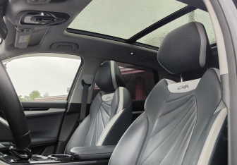 Подержанный автомобиль Geely Atlas 2024 года (20 фото)
