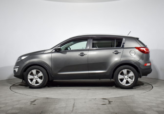 Подержанный автомобиль Kia Sportage 2012 года (8 фото)