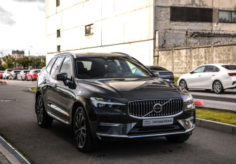 Подержанный автомобиль Volvo XC60 2021 года (5 фото)