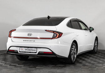 Подержанный автомобиль Hyundai Sonata 2020 года (7 фото)