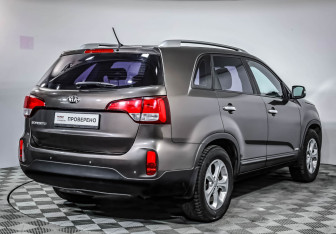 Подержанный автомобиль Kia Sorento 2013 года (5 фото)