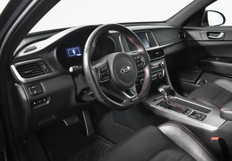 Подержанный автомобиль Kia Optima Sedan 2017 года (9 фото)
