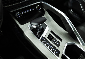 Подержанный автомобиль Geely Coolray 2023 года (17 фото)