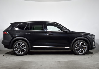 Подержанный автомобиль Geely Monjaro 2023 года (4 фото)