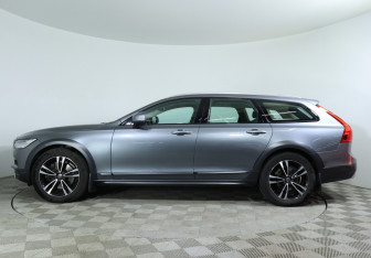 Подержанный автомобиль Volvo V90 Cross Country 2017 года (3 фото)