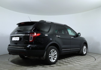 Подержанный автомобиль Ford Explorer 2013 года (5 фото)