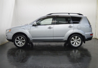 Подержанный автомобиль Mitsubishi Outlander 2012 года (8 фото)