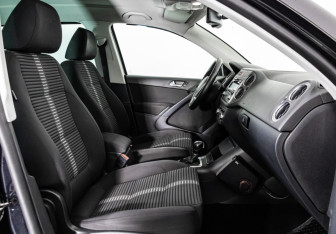 Подержанный автомобиль Volkswagen Tiguan 2010 года (18 фото)