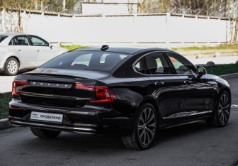 Подержанный автомобиль Volvo S90 2021 года (6 фото)