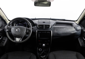 Подержанный автомобиль Nissan Terrano 2019 года (10 фото)