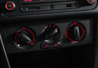 Подержанный автомобиль Volkswagen Polo Sedan 2018 года (13 фото)