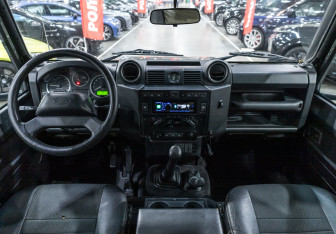 Подержанный автомобиль Land Rover Defender Suv 2007 года (11 фото)