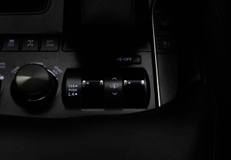 Подержанный автомобиль Lexus LX 2015 года (33 фото)