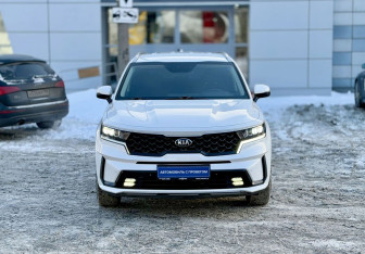 Подержанный автомобиль Kia Sorento 2021 года (2 фото)