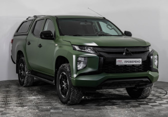 Подержанный автомобиль Mitsubishi L200 2022 года (5 фото)