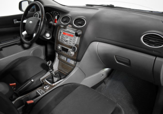 Подержанный автомобиль Ford Focus Sedan 2008 года (12 фото)