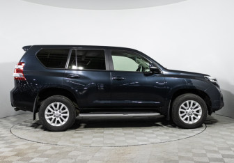 Подержанный автомобиль Toyota Land Cruiser Prado 2014 года (4 фото)