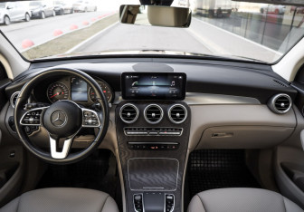 Подержанный автомобиль Mercedes-Benz GLC Coupe 2020 года (10 фото)