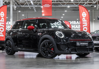 Подержанный автомобиль MINI Hatch 2019 года (6 фото)