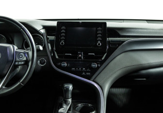 Подержанный автомобиль Toyota Camry Sedan 2021 года (14 фото)