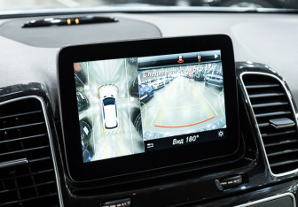 Подержанный автомобиль Mercedes-Benz GLE 2016 года (22 фото)