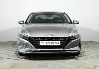 Подержанный автомобиль Hyundai Elantra Sedan 2021 года (2 фото)