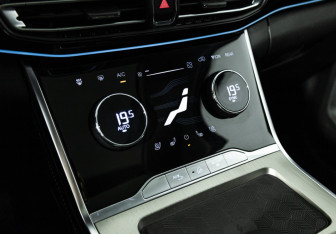 Подержанный автомобиль Exeed VX 2023 года (20 фото)