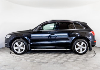 Подержанный автомобиль Audi Q5 2011 года (8 фото)