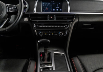 Подержанный автомобиль Kia Optima Sedan 2019 года (15 фото)