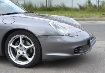Подержанный автомобиль Porsche Boxster 2004 года (22 фото)