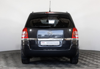 Подержанный автомобиль Opel Zafira Compactvan 2013 года (6 фото)