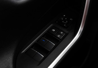 Подержанный автомобиль Toyota RAV4 2020 года (22 фото)